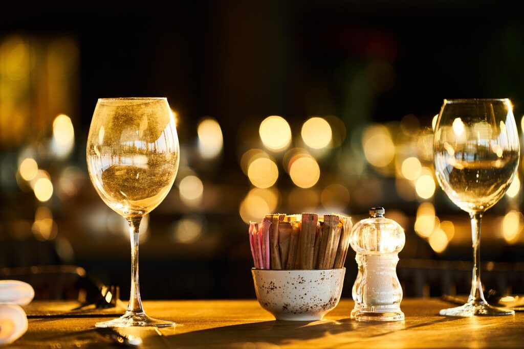 wine, pine, glass, champagne, invite, food, night, lights, cafe, restaurant, party, drink, new year, alcohol, celebrate, celebration, drinks, love, romance, wine, wine, wine, champagne, champagne, champagne, champagne, champagne, restaurant, new year, new year, new year